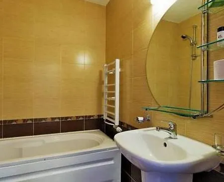 아파트 In Eagle's Nest