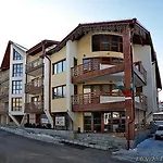 In Eagle's Nest Apartment