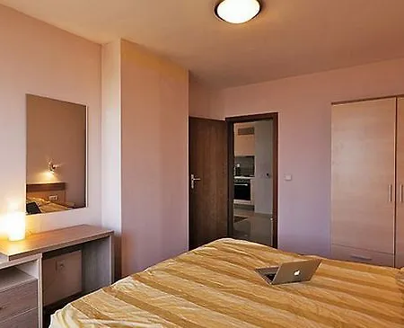 In Eagle's Nest 班斯科